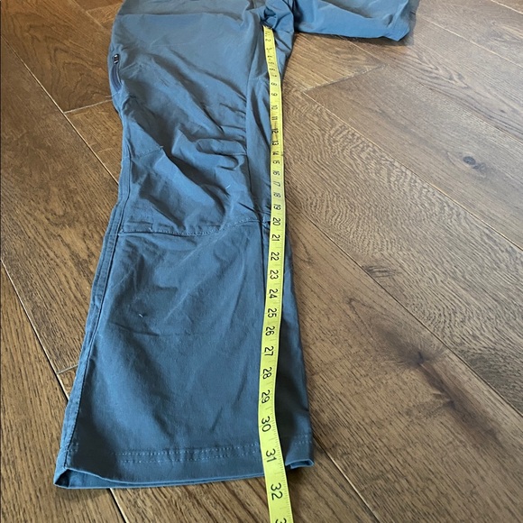 NWT Women’s Columbia Gray hiking outdoors long pants size 8 - Picture 5 of 9